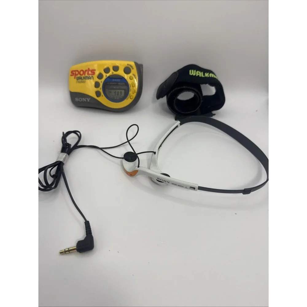 Sony Sports Walkman FM/AM Radio SRF-M78 w/ MDR-W014 White Headphones Tested